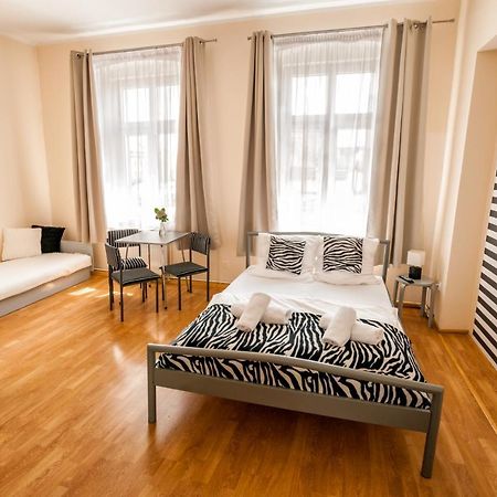 Lew Hostel Іновроцлав Екстер'єр фото
