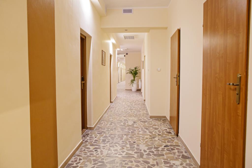 Lew Hostel Іновроцлав Екстер'єр фото